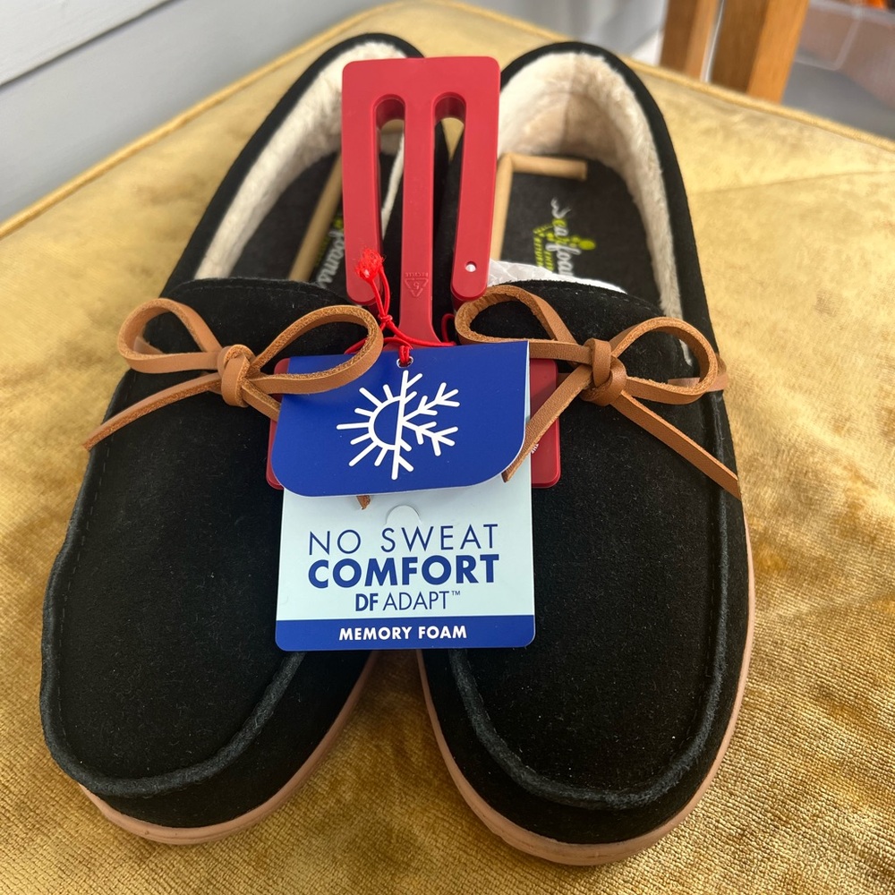 Black Memory Foam Slippers with Brown Laces